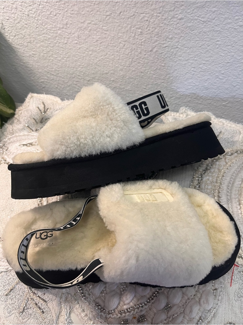 UGG Funkette Platform Slingback Slippers Cream Black Shearling Size 6 - Picture 6 of 10